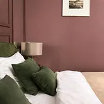Elegant In The Quiet Center