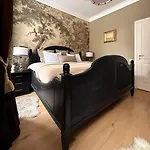 Apartment Elegant In The Quiet Center Riga