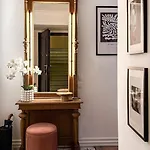 Elegant In The Quiet Center Apartment Riga