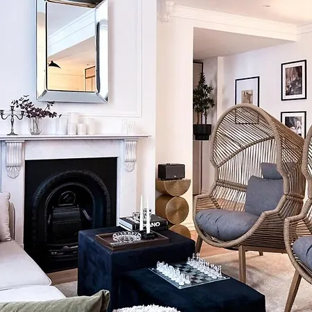 Elegant In The Quiet Center Apartment *